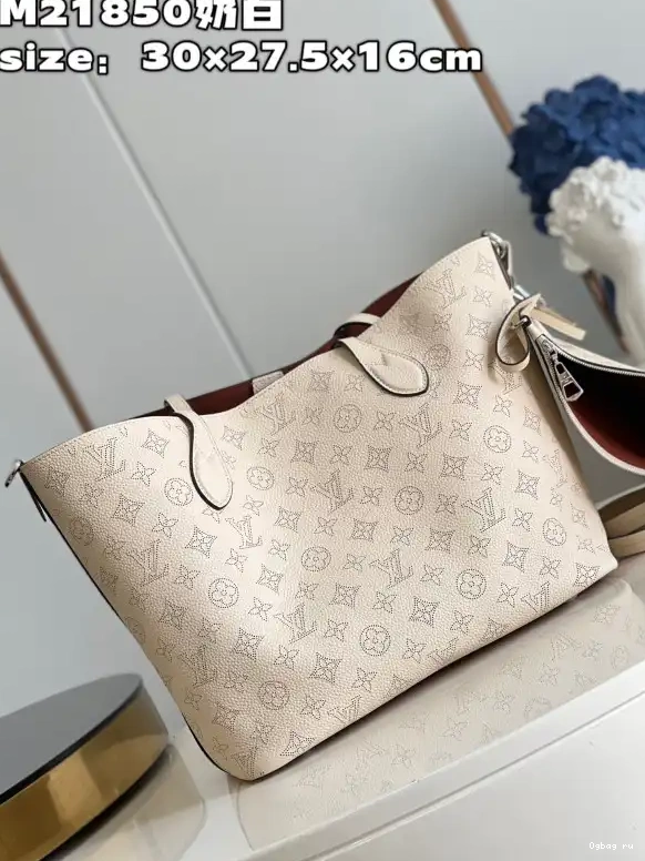 VUITTON LOUIS MM BLOSSOM 0513